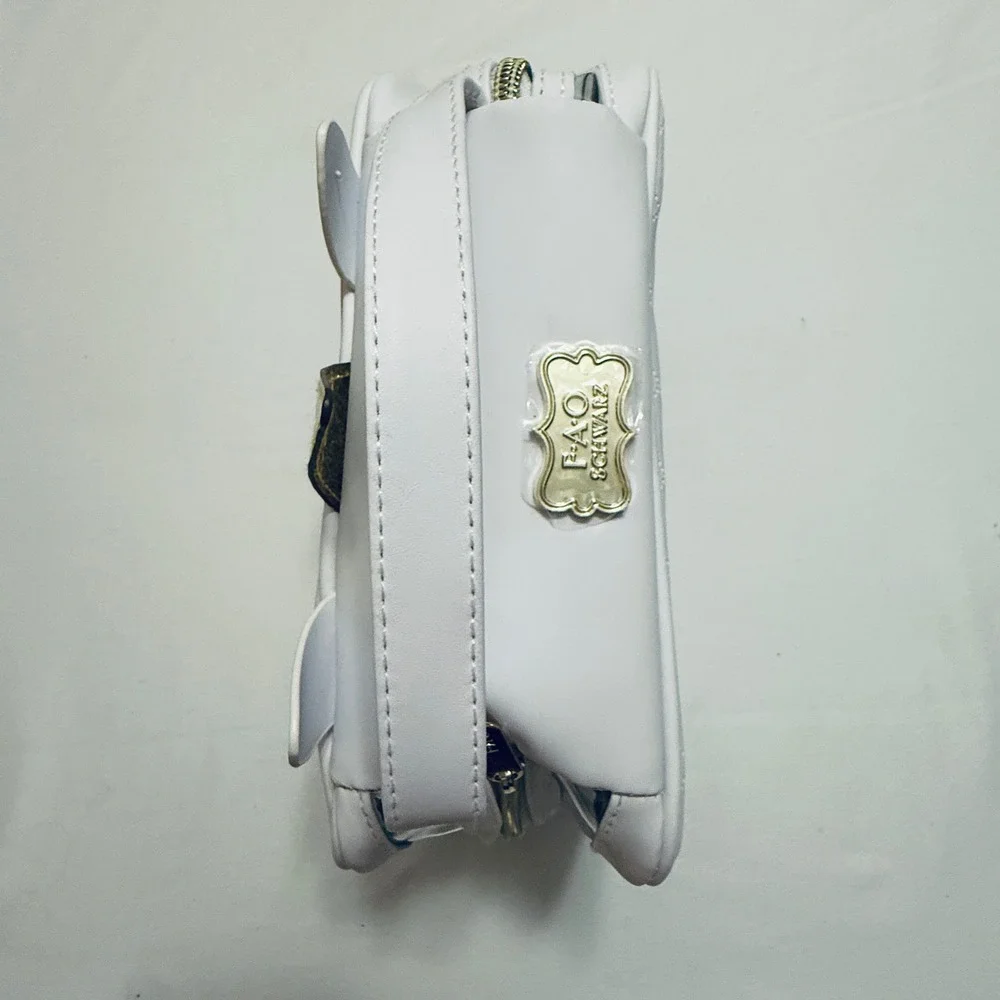 FAO Schwarz Unicorn Vanity Case Kids OS White Excellent Quilted Rhinestone